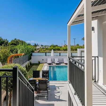 Eagle's Nest - Adjoining Villas! 别墅 *