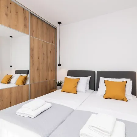 别墅 Eagle's Nest - Adjoining Villas!