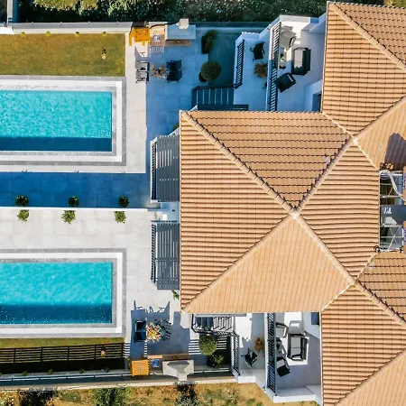 ヴィラ Eagle's Nest - Adjoining Villas! *