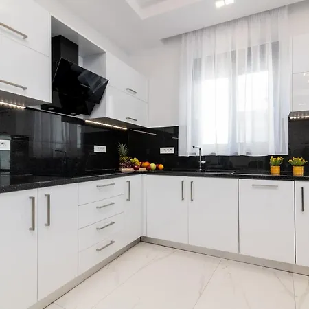 Eagle's Nest - Adjoining Villas! * チィリヴィ