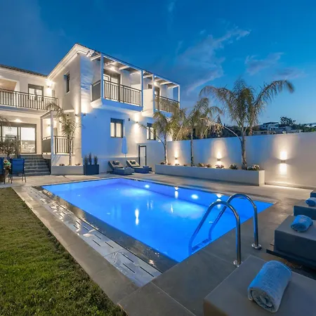Eagle's Nest - Adjoining Villas! *